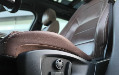 Jaguar F-Pace, 2016 год, 3 350 000 рублей, 27 фотография