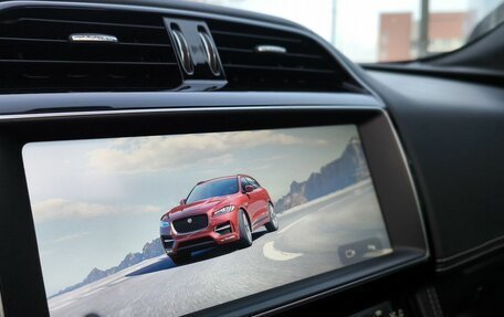 Jaguar F-Pace, 2016 год, 3 350 000 рублей, 20 фотография