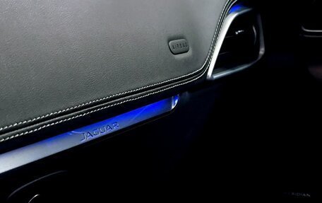 Jaguar F-Pace, 2016 год, 3 350 000 рублей, 36 фотография