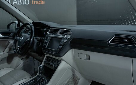 Volkswagen Tiguan II, 2017 год, 1 926 000 рублей, 22 фотография