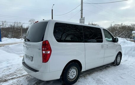 Hyundai H-1 II рестайлинг, 2021 год, 3 500 000 рублей, 10 фотография