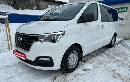 Hyundai H-1 II рестайлинг, 2021 год, 3 500 000 рублей, 4 фотография
