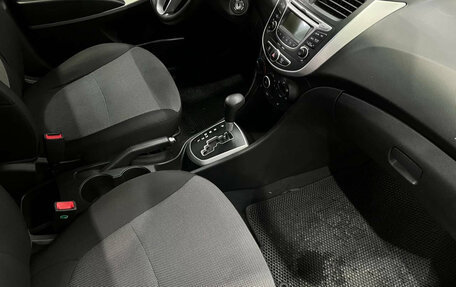 Hyundai Solaris II рестайлинг, 2012 год, 810 000 рублей, 12 фотография