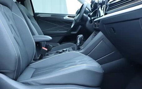 Volkswagen Tiguan II, 2024 год, 14 фотография