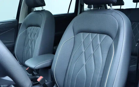 Volkswagen Tiguan II, 2024 год, 18 фотография