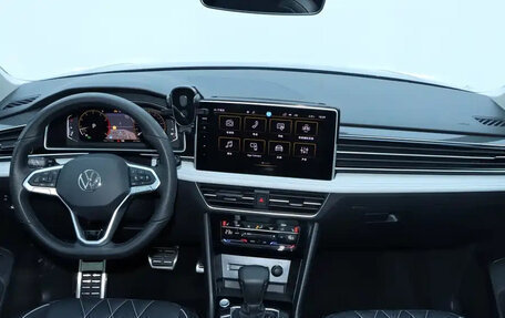 Volkswagen Tiguan II, 2024 год, 8 фотография