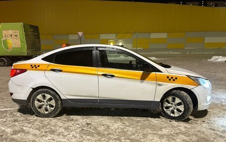 Hyundai Solaris II рестайлинг, 2016 год, 450 000 рублей, 2 фотография