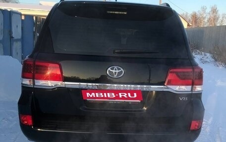 Toyota Land Cruiser 200, 2018 год, 6 100 000 рублей, 2 фотография