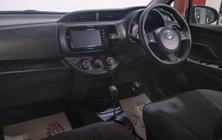 Toyota Vitz, 2019 год, 1 079 000 рублей, 17 фотография