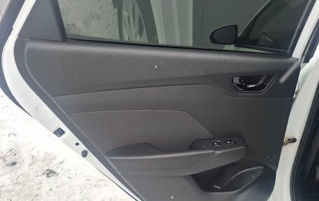 Hyundai Solaris II рестайлинг, 2018 год, 1 250 000 рублей, 14 фотография