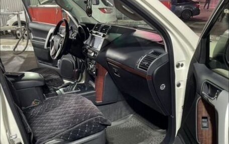 Toyota Land Cruiser Prado 150 рестайлинг 2, 2014 год, 3 250 000 рублей, 4 фотография