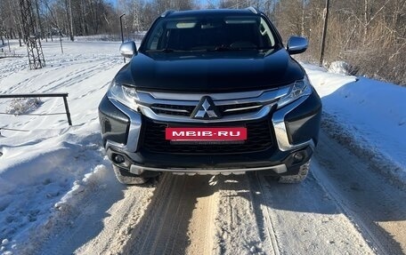 Mitsubishi Pajero Sport III рестайлинг, 2018 год, 2 650 000 рублей, 2 фотография