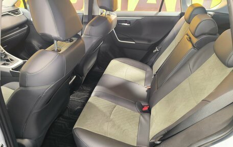 Toyota RAV4, 2025 год, 4 249 000 рублей, 11 фотография