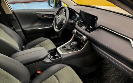 Toyota RAV4, 2025 год, 4 249 000 рублей, 13 фотография