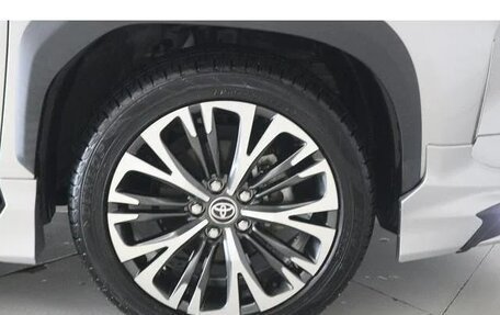 Toyota Yaris Cross, 2022 год, 1 706 000 рублей, 16 фотография