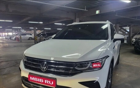 Volkswagen Tiguan II, 2023 год, 3 530 000 рублей, 1 фотография