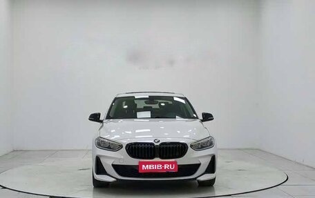 BMW 1 серия, 2022 год, 2 200 000 рублей, 1 фотография