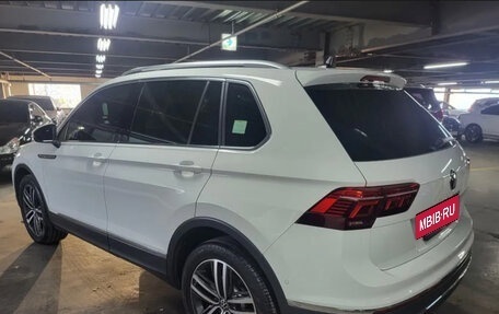 Volkswagen Tiguan II, 2023 год, 3 530 000 рублей, 5 фотография