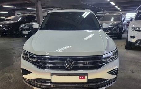 Volkswagen Tiguan II, 2023 год, 3 530 000 рублей, 3 фотография