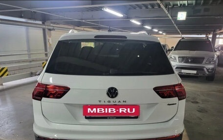 Volkswagen Tiguan II, 2023 год, 3 530 000 рублей, 4 фотография