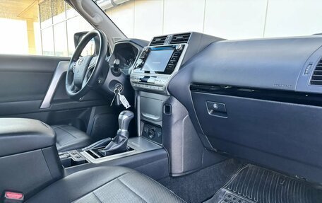 Toyota Land Cruiser Prado 150 рестайлинг 2, 2018 год, 4 690 000 рублей, 11 фотография