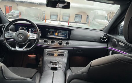 Mercedes-Benz E-Класс, 2019 год, 3 850 000 рублей, 7 фотография