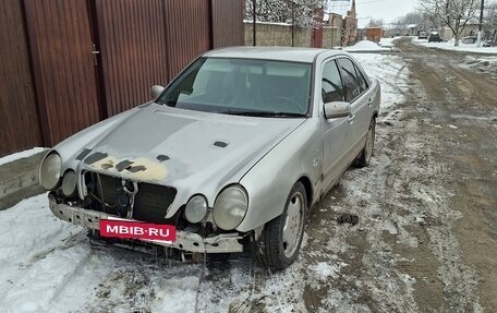 Mercedes-Benz E-Класс, 1999 год, 450 000 рублей, 2 фотография