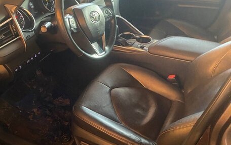 Toyota Camry, 2018 год, 2 090 000 рублей, 7 фотография