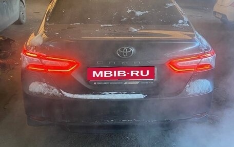 Toyota Camry, 2018 год, 2 090 000 рублей, 6 фотография