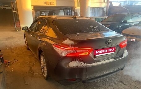 Toyota Camry, 2018 год, 2 090 000 рублей, 5 фотография