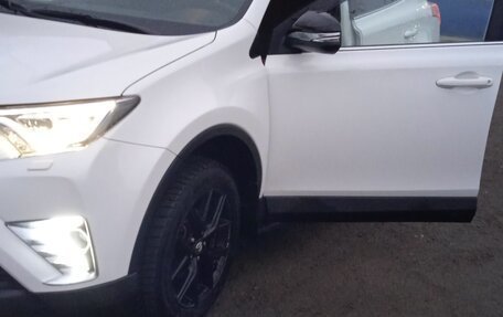 Toyota RAV4, 2019 год, 2 880 000 рублей, 3 фотография