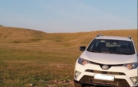 Toyota RAV4, 2019 год, 2 880 000 рублей, 2 фотография