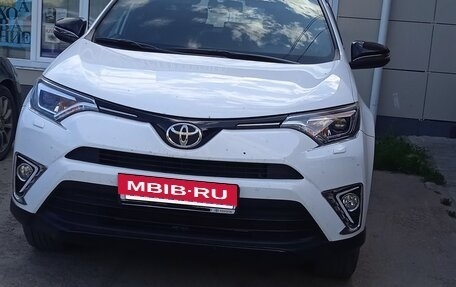 Toyota RAV4, 2019 год, 2 880 000 рублей, 4 фотография
