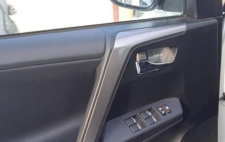 Toyota RAV4, 2019 год, 2 880 000 рублей, 33 фотография