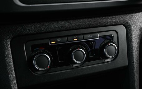 Volkswagen Amarok I рестайлинг, 2011 год, 1 689 000 рублей, 18 фотография