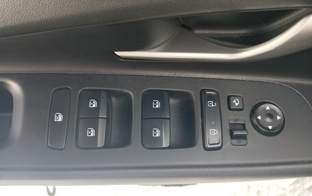 Hyundai Elantra, 2020 год, 1 950 000 рублей, 14 фотография