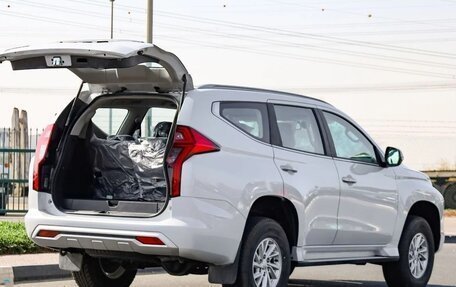 Mitsubishi Pajero Sport III рестайлинг, 2024 год, 3 920 000 рублей, 10 фотография