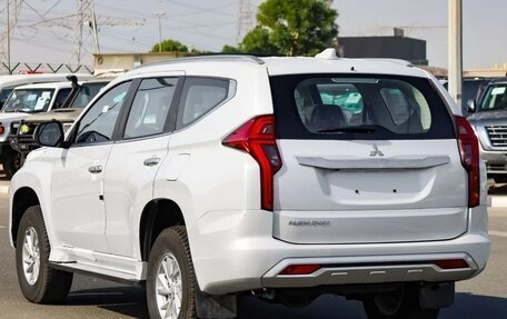 Mitsubishi Pajero Sport III рестайлинг, 2024 год, 3 920 000 рублей, 3 фотография