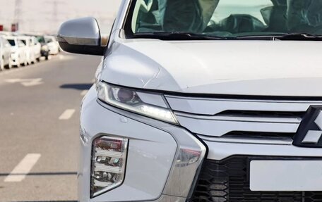 Mitsubishi Pajero Sport III рестайлинг, 2024 год, 3 920 000 рублей, 8 фотография