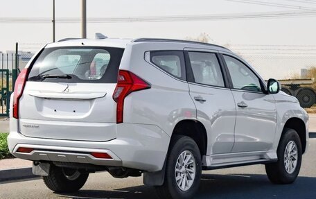 Mitsubishi Pajero Sport III рестайлинг, 2024 год, 3 920 000 рублей, 5 фотография