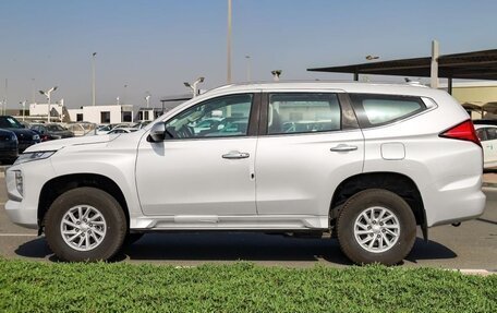 Mitsubishi Pajero Sport III рестайлинг, 2024 год, 3 920 000 рублей, 6 фотография