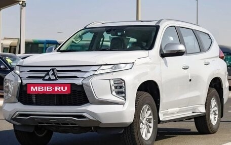 Mitsubishi Pajero Sport III рестайлинг, 2024 год, 3 920 000 рублей, 2 фотография