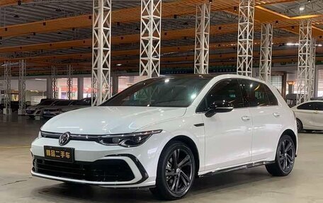 Volkswagen Golf VIII, 2023 год, 1 900 000 рублей, 5 фотография