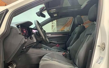 Volkswagen Golf VIII, 2023 год, 1 900 000 рублей, 8 фотография