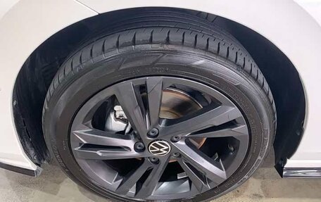 Volkswagen Golf VIII, 2023 год, 1 900 000 рублей, 11 фотография