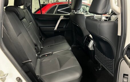 Toyota Land Cruiser Prado 150 рестайлинг 2, 2021 год, 6 700 000 рублей, 12 фотография