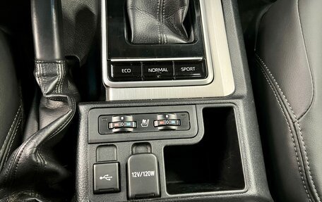 Toyota Land Cruiser Prado 150 рестайлинг 2, 2021 год, 6 700 000 рублей, 13 фотография