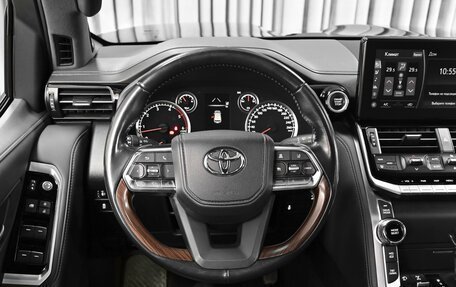 Toyota Land Cruiser, 2023 год, 12 499 000 рублей, 17 фотография