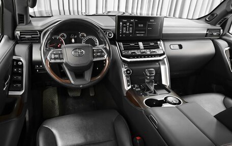 Toyota Land Cruiser, 2023 год, 12 499 000 рублей, 9 фотография