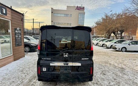 Honda Stepwgn IV, 2016 год, 1 899 000 рублей, 8 фотография